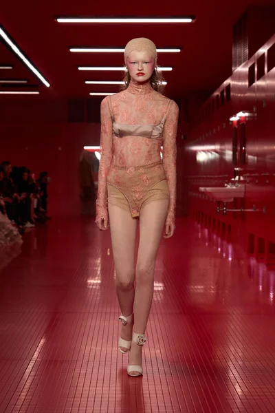 Look 1